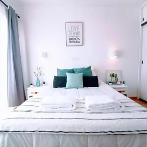 lovely-apartment-500-m-walk-to-the-beach.hotelaalgarve.com/